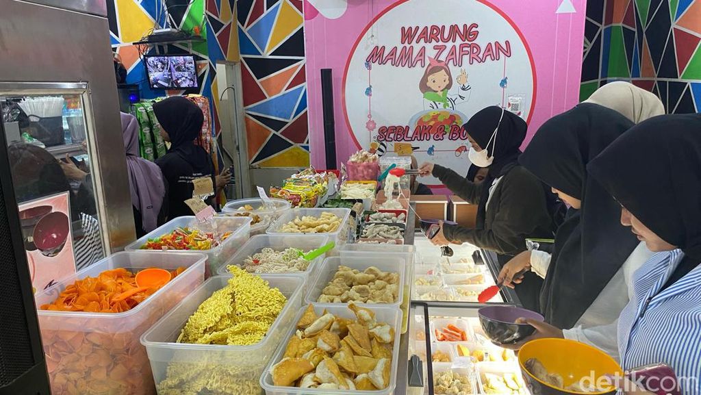 Seuhah! Seblak Mama Zafran yang Mlekoh Bumbunya di Cakung Seuhah! Seblak Mama Zafran yang Mlekoh Bumbunya di Cakung