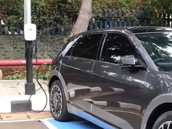 PLN Bakal Tambah 1.000 Tiang Listrik yang Bisa Dipakai Ngecas Mobil Listrik