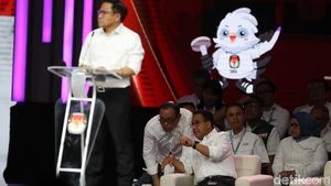 Anies Bisik-bisik ke Timnya Saat Debat Cawapres, Ada Apa?