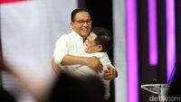 Anies-Cak Imin Pelukan Setelah Debat Cawapres Usai
