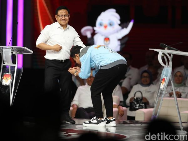 Debat Cawapres Usai, Gibran Sungkem ke Cak Imin