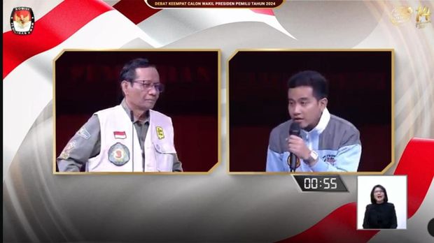 Gibran dan Mahfud di debat cawapres