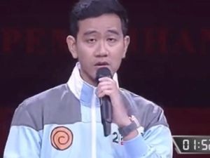 Gibran Pakai Jaket Naruto, Netizen Heboh Gibran Pakai Jaket Naruto, Netizen Heboh