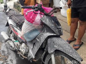 Merapi Muntahkan Awan Panas, BPBD: Sleman Aman dari Hujan Abu Merapi Muntahkan Awan Panas, BPBD: Sleman Aman dari Hujan Abu