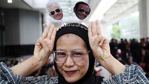 Jelang Debat, Pendukung Capres Cawapres Ramaikan JCC