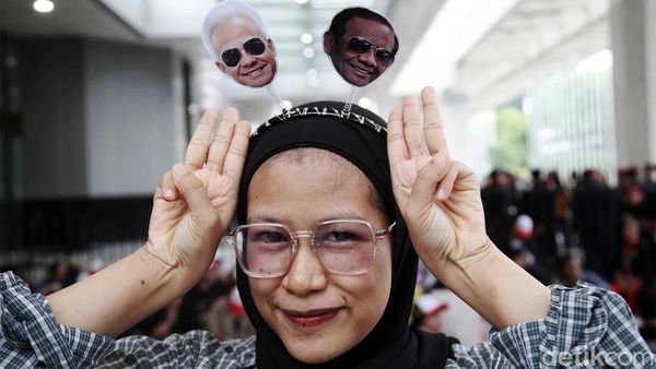 Jelang Debat, Pendukung Capres Cawapres Ramaikan JCC