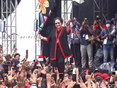Joget Megawati Kala Slank Dendangkan Orkes Sakit Hati di Bandung