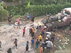 10 Korban Luka Bus Terjun di Tol Pemalang Sudah Tinggalkan RS 10 Korban Luka Bus Terjun di Tol Pemalang Sudah Tinggalkan RS
