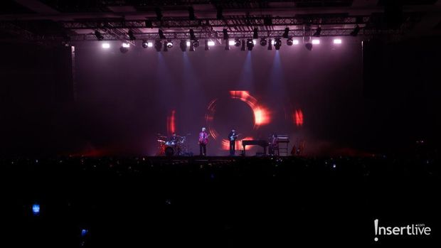 Konser The Rose 'Dawn to Dusk'