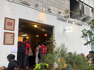 Rela Antre 30 Menit Demi Cicip Salt Bread Korea Viral di Kafe Blok M Rela Antre 30 Menit Demi Cicip Salt Bread Korea Viral di Kafe Blok M