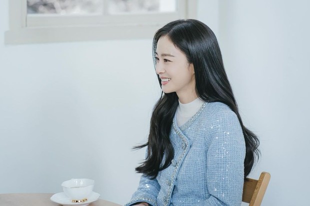 Potret Kim Tae Hee dalam drama 'Welcome to Samdal-ri'/ Foto: instagram.com/storyjcompany Potret Kim Tae Hee dalam drama 'Welcome to Samdal-ri'