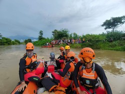 Perahu Terbalik di Sungai Paguyaman Boalemo, 1 Orang Hilang Terseret Arus