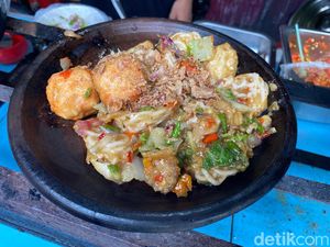 Dari Kerupuk Sisa Jadi Makanan Hits, Ini Asal-Usul Seblak yang Jadi Favorit Dari Kerupuk Sisa Jadi Makanan Hits, Ini Asal-Usul Seblak yang Jadi Favorit