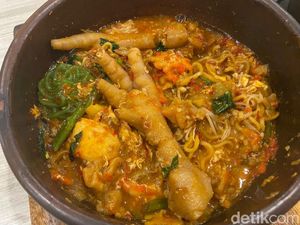 Seblak Teh Betty, Tempat Kulineran Seblak Claypot yang Pedas Nampol Seblak Teh Betty, Tempat Kulineran Seblak Claypot yang Pedas Nampol