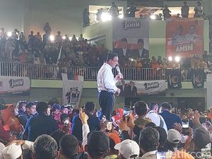 Kampanye di Parung Bogor, Anies Bacakan Pantun Asam Sulfat