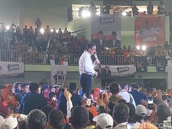 Kampanye di Parung Bogor, Anies Bacakan Pantun Asam Sulfat