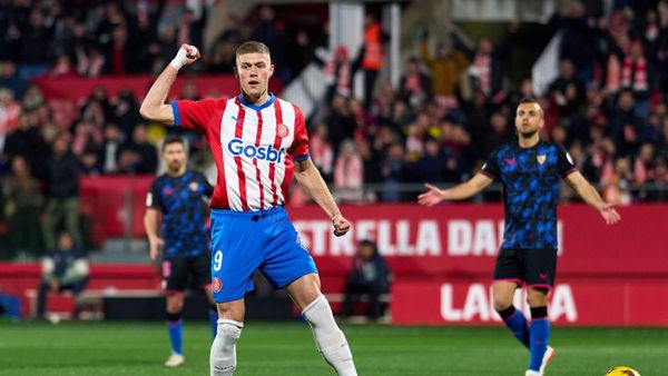 Foto: Hat-trick Dovbyk yang Ungguli Cristiano Ronaldo