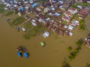 Ribuan Rumah Terendam Banjir Luapan Sungai Batanghari