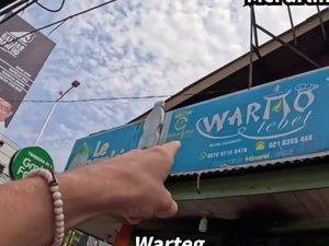 Kocak! Makan di Warteg Bule Ini Kaget Harganya Kemurahan Kocak! Makan di Warteg Bule Ini Kaget Harganya Kemurahan