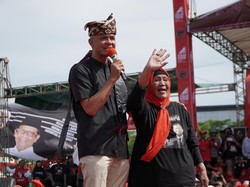 Di Lampung, Ganjar Bertemu Wanita yang Mengasuhnya Saat Masih Bayi