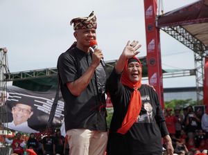 Di Lampung, Ganjar Bertemu Wanita yang Mengasuhnya Saat Masih Bayi Di Lampung, Ganjar Bertemu Wanita yang Mengasuhnya Saat Masih Bayi