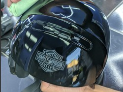 Viral, Pria Diduga Maling Helm Dihajar Warga di Solo Baru