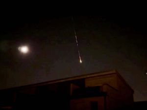 Detik-detik Meteor Lintasi Langit Berlin