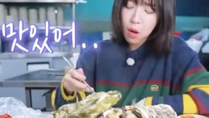 Daebak! YouTuber Ini Tetap Langsing Meski Mukbang Puluhan Kg Makanan