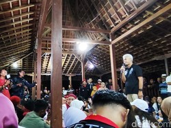 Jawab Ganjar Saat Disambati soal KUR oleh Pelaku Usaha di Gunungkidul