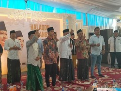 Kunjungi Ponpes di Batang, Gibran Dilantik Jadi Santri Plumbon