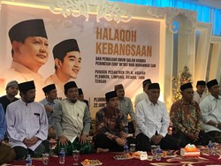 Kunjungi Ponpes di Batang, Gibran Bicara Pentingnya Dana Abadi Pesantren