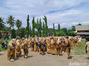 Masih Ada yang Digaji Rp 300 Ribu, Guru Honorer Minta Kuota PPPK Ditambah Masih Ada yang Digaji Rp 300 Ribu, Guru Honorer Minta Kuota PPPK Ditambah