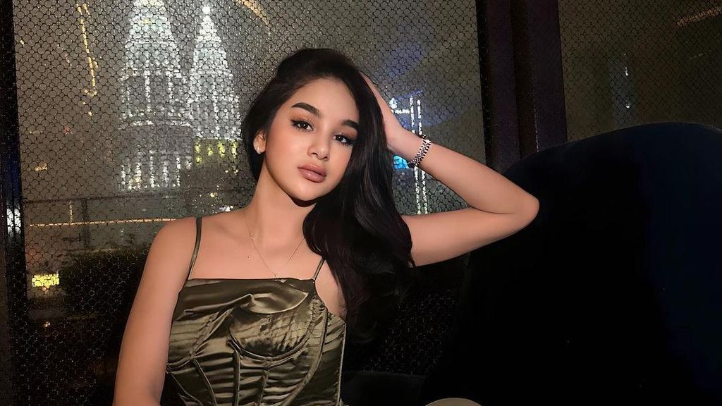 5 Potret Hana Hanifah, Kini Mau Fokus Berkarier Tanpa Pasangan 5 Potret Hana Hanifah, Kini Mau Fokus Berkarier Tanpa Pasangan