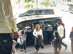Hotman Paris dan Inul Temui Luhut Bahas Pajak Hiburan yang Naik Hotman Paris dan Inul Temui Luhut Bahas Pajak Hiburan yang Naik