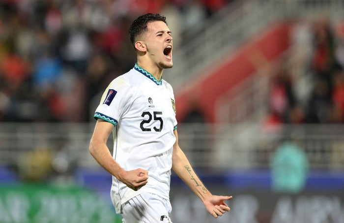 DOHA, QATAR - JANUARY 19: Justin Hubner of Indonesia celebrates after the teams victory in the AFC Asian Cup Group D match between Vietnam and Indonesia at Abdullah Bin Khalifa Stadium on January 19, 2024 in Doha, Qatar. (Photo by Adam Nurkiewicz/Getty Images)