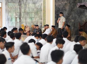 Kadindik Jatim Sampaikan Duka dengan Tahlil-Doa Bersama di SMAN 1 Sidoarjo Kadindik Jatim Sampaikan Duka dengan Tahlil-Doa Bersama di SMAN 1 Sidoarjo