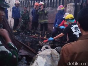 Pekerja Tewas dalam Kebakaran Gudang Aluminium Sidoarjo Sedang Sakit Pekerja Tewas dalam Kebakaran Gudang Aluminium Sidoarjo Sedang Sakit