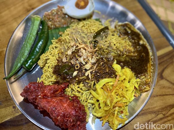 Yummy! Gurih Berempah Nasi Kandar Ayam Goreng Mamak