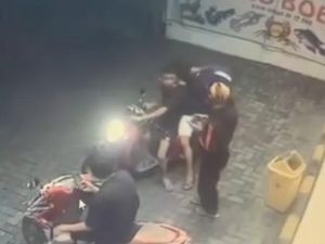 3 Pemuda Aniaya Jukir di Depan Minimarket Makassar Ditangkap 3 Pemuda Aniaya Jukir di Depan Minimarket Makassar Ditangkap