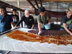 Anak Anies, Cak Imin dan Ganjar Sambangi Kulon Progo, Membatik-Diskusi Anak Anies, Cak Imin dan Ganjar Sambangi Kulon Progo, Membatik-Diskusi