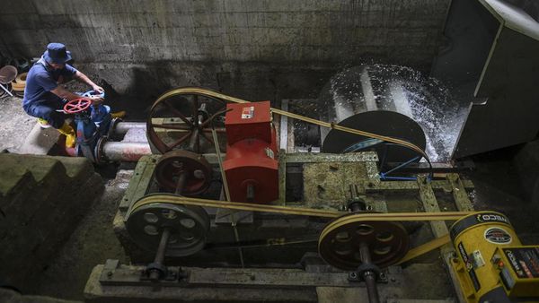 Komunitas Adat Terpencil Juga Kebagian Listrik, Ini Potret Pembangkitnya Komunitas Adat Terpencil Juga Kebagian Listrik, Ini Potret Pembangkitnya