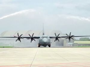 Landing! TNI AU Resmi Terima Pesawat Keempat Super Hercules C-130J
