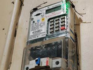 2 Alasan Rumah Harus Pasang Aliran Listrik Terpisah Tiap Lantai 2 Alasan Rumah Harus Pasang Aliran Listrik Terpisah Tiap Lantai