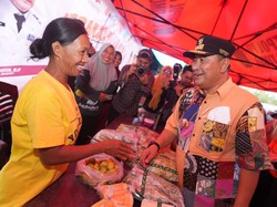 Pemprov Sulsel Gandeng Bulog Gelar Pasar Murah di Malili Luwu Timur