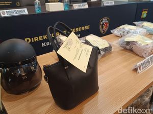 Tas hingga Helm Jadi Saksi Bisu Argiyan Bunuh Mahasiswi di Depok Tas hingga Helm Jadi Saksi Bisu Argiyan Bunuh Mahasiswi di Depok