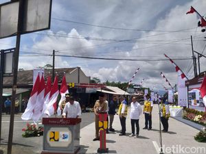 Jokowi Resmikan Jalur Evakuasi Gunung Merapi di Magelang Jokowi Resmikan Jalur Evakuasi Gunung Merapi di Magelang