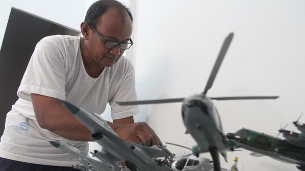 Miniatur Pesawat Militer Asal Malang Dijual hingga Malaysia
