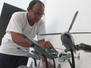 Miniatur Pesawat Militer Asal Malang Dijual hingga Malaysia