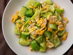 Resep Tumis Timun dan Telur, Lauk Praktis yang Murah Meriah