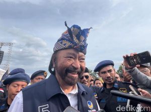 Surya Paloh Respons Isu Pemakzulan Jokowi: Tanggung